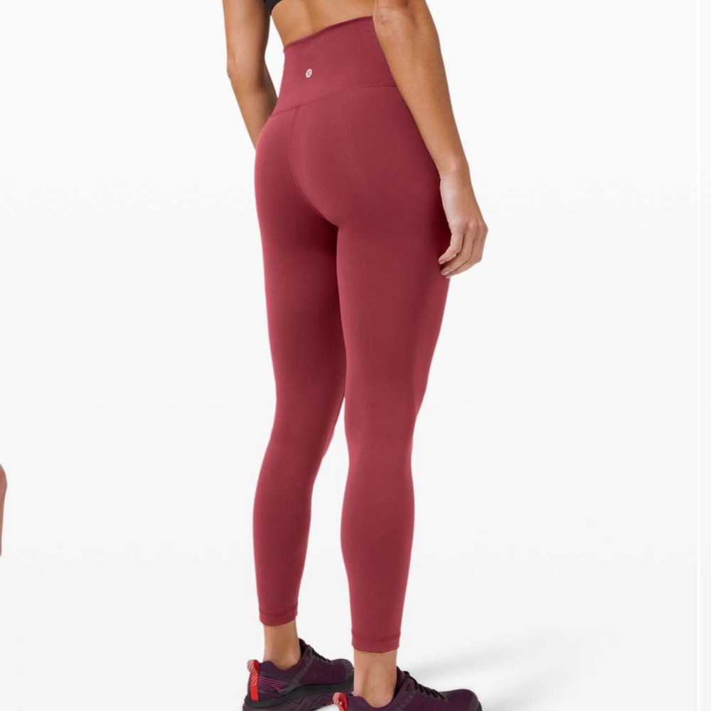 Lululemon Wunder Train High-Rise Tight 25"
Chianti size 2